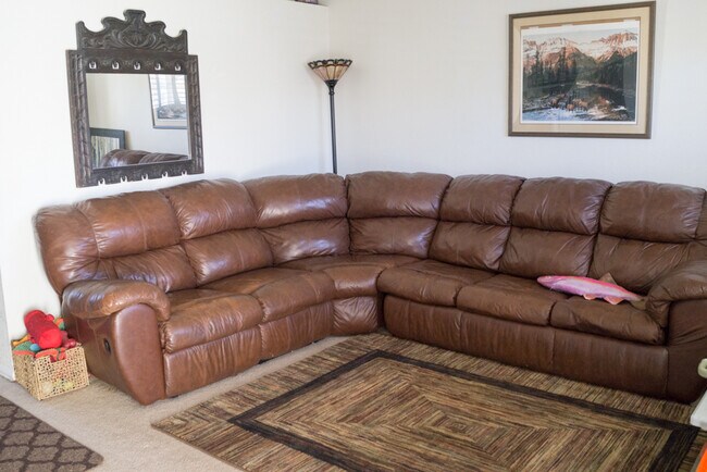 Building Photo - Evolve Real Estate: Fantastic Home with La...