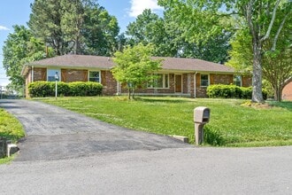 Building Photo - 2160 Allendale Dr
