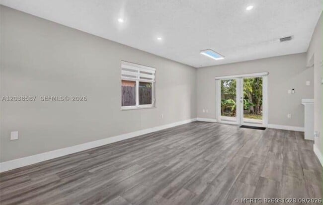 Building Photo - 4131 SW 23rd St