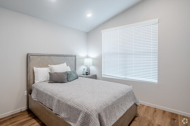 4HAB, 4BA - 1.760SF - University Park Place