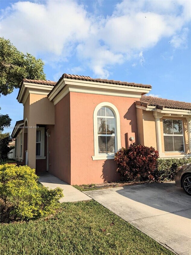 Primary Photo - 23705 SW 111th Ct