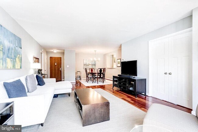 Foto del edificio - 1077 30th St NW
