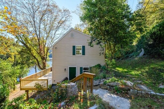 Building Photo - 54 Farview Dr
