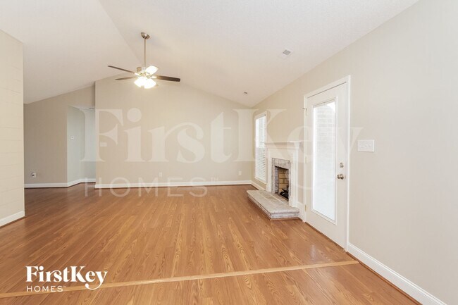 Foto del edificio - 12618 Hill Pine Rd