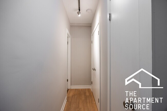 Foto del edificio - 521 W Belmont Ave