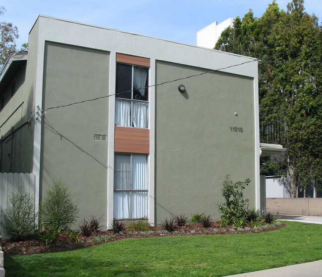 Building Photo - 11915 Kiowa Ave