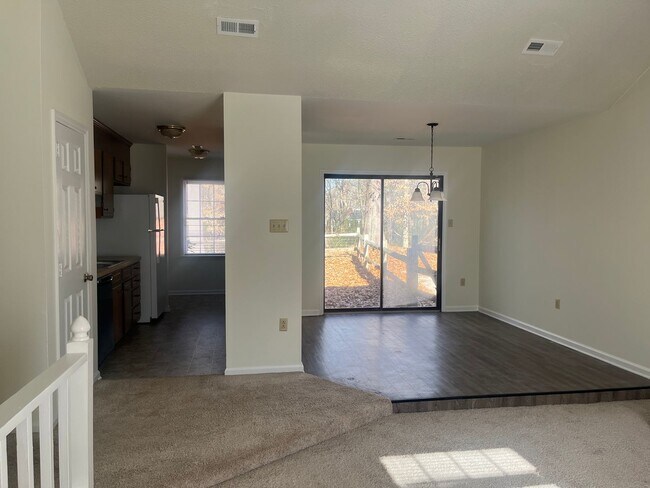 Foto del edificio - Lovely Ranch Home in South Charlotte off P...