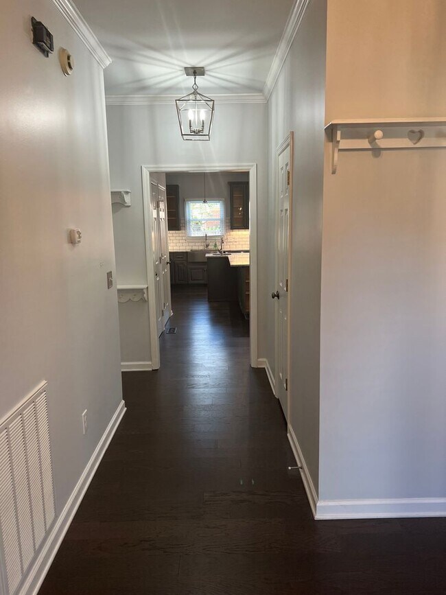 Foto del edificio - Stunning 3BR/2.5BA Home in Franklin!  Minu...