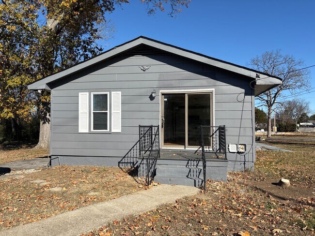 Building Photo - Charming 1 bed, bonus room, 1 bath - recen...