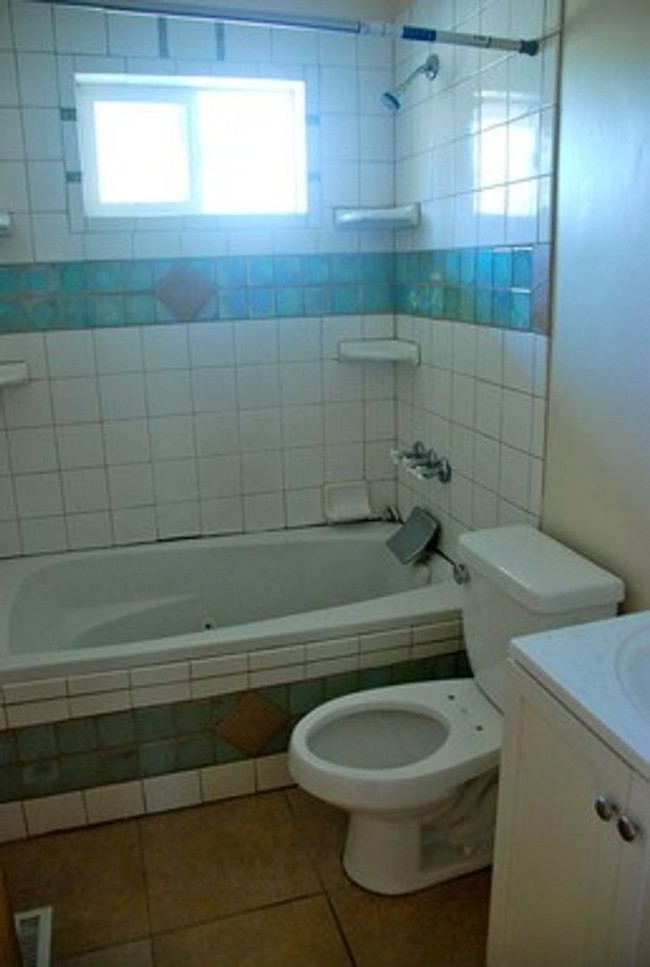 Building Photo - SEATTLE 4-Bedroom Home for RENT, Great Lay...