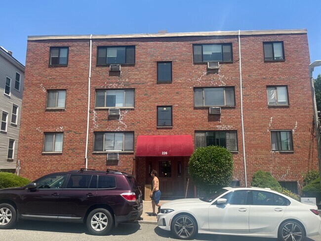 Foto del edificio - 226 Parker Hill Ave