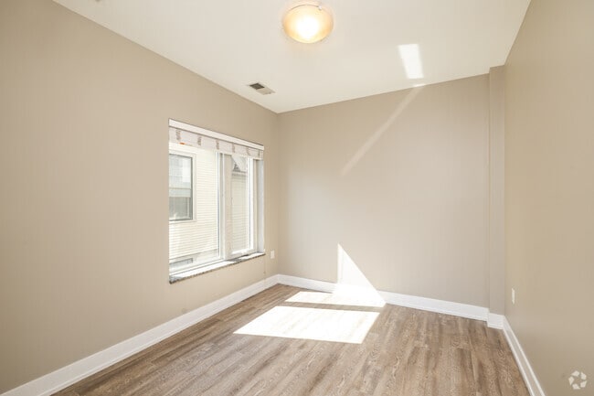 1BR/1BA - Bedroom - Flats 1809