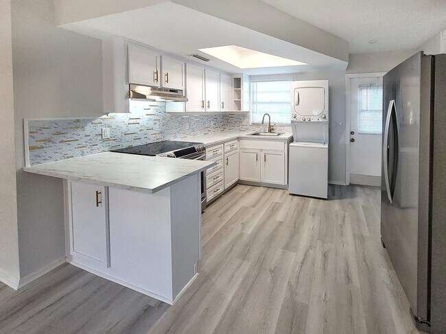 Foto del edificio - 442 77th Ave N