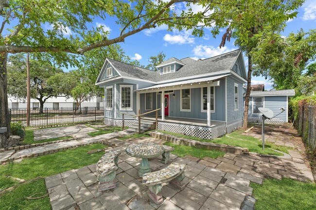 Foto del edificio - 2118 Common St