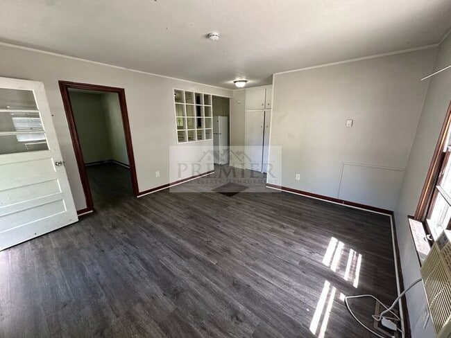 Foto del edificio - 1 bd/1 ba -1017 S Glenwood Dr #A, Independence, MO 64053 DUPLEX - Rent $825 - FRONT OF Duplex