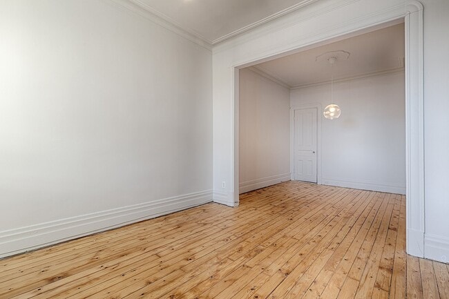 Building Photo - 1487 Rue Gilford