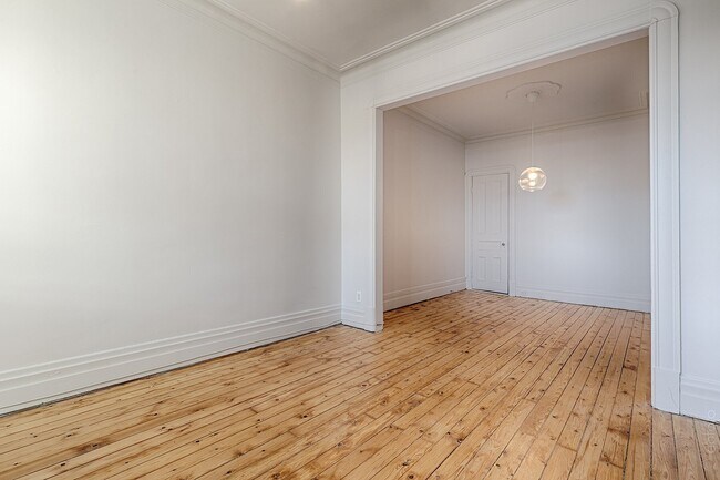 Photo du bâtiment - 1487 Rue Gilford