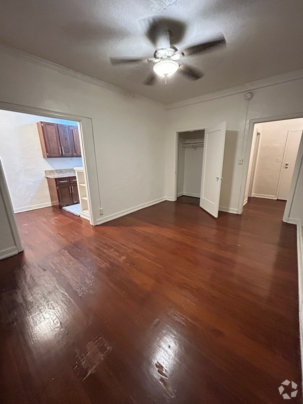 Building Photo - 1523 N McCadden Pl