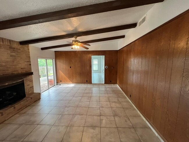 Building Photo - 2514 Redleaf Ln