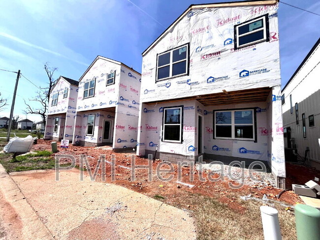 Photo - 604 N 6th St House