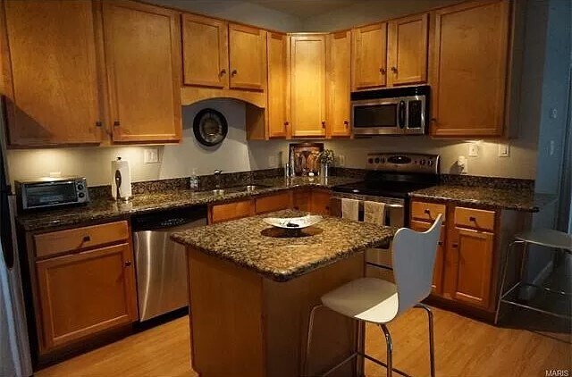 Kitchen - 845 Forest Ave