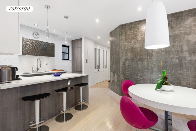 Foto del edificio - 344 W 49th St