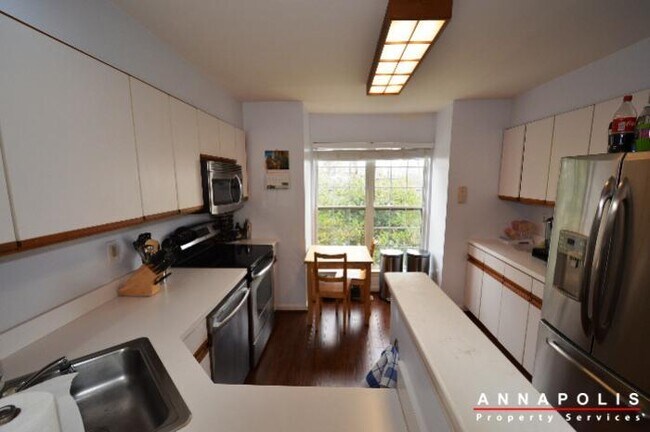Foto del edificio - 935 forest hills ave