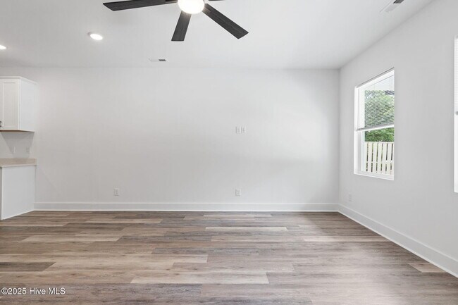 Foto del edificio - 190 Wildwood St NW