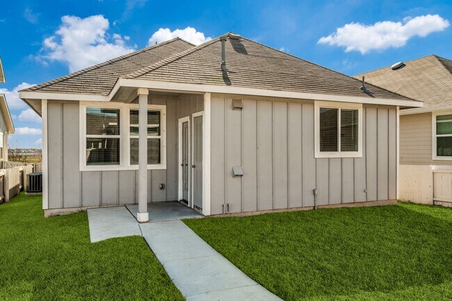 Foto del edificio - 4 BR/2 BA - 1589 SF Home in Kyle - Casetta...