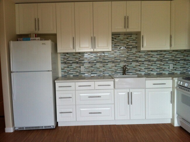 plenty of storage in kitchen cabinets - 5937 Mildred St