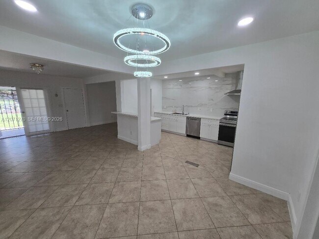 Foto del edificio - 18360 NE 22nd Ave
