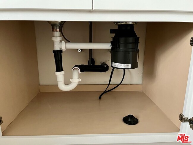 Building Photo - 829 Alpine St