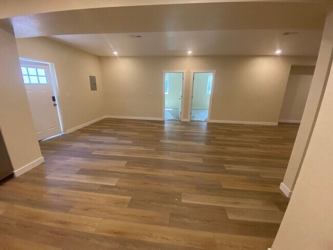 Foto del edificio - Incredible Basement level of Home for Rent