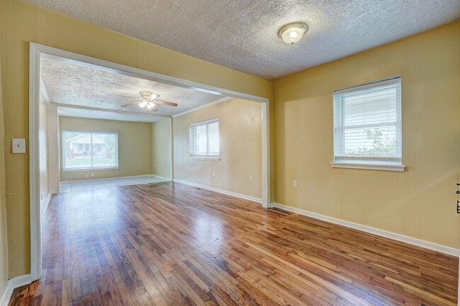Building Photo - 4 bed 2 bath home in Norman