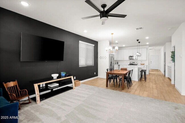 Foto del edificio - 16972 W Alice Ave