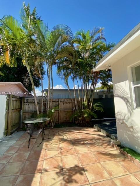 Building Photo - 2650 SW 29th Ave