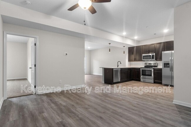 Foto del edificio - 109-B-109 E Johnson Cir