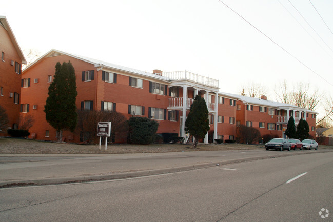 Building Photo - Ballenger Manor