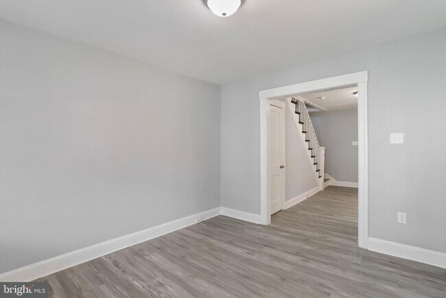 Building Photo - 438 Jonathan St