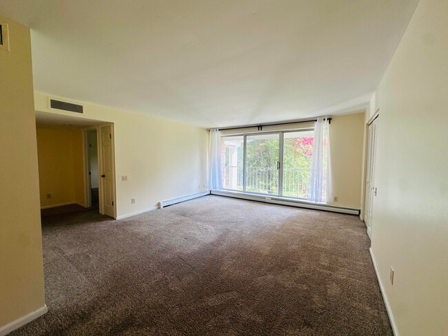 Foto del edificio - 937 Heritage Ct