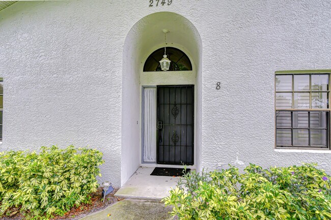 Foto del edificio - 2749 Countryside Blvd