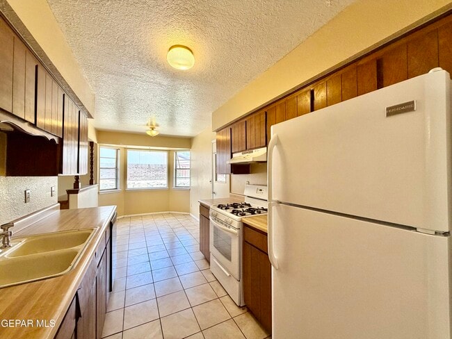 Foto del edificio - 317 Bright Water Ln