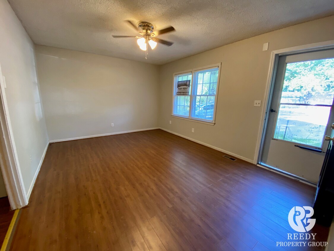 Building Photo - 105 Carlton Ct