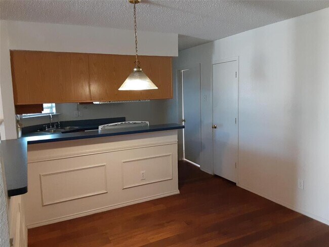 Building Photo - 1701 Whispering Cove Trail