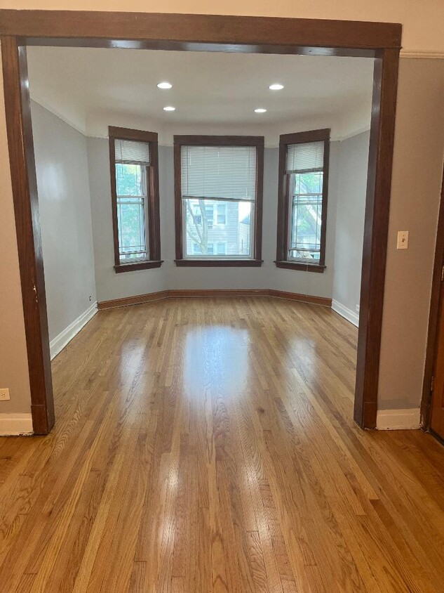 Foto principal - 1507 W Victoria St