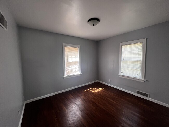 Foto del edificio - 2127 3rd Ave N