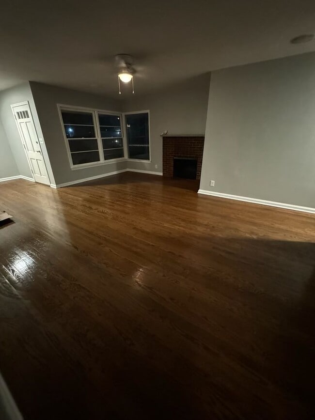 Foto del edificio - 2 bedroom/1 bathroom