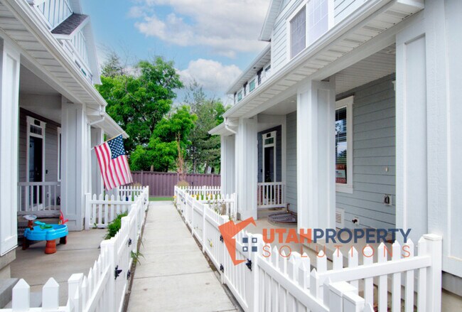 Foto del edificio - 266 E Brigham Ln