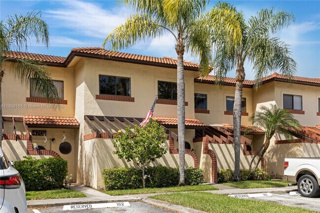 Foto del edificio - 4713 N Pine Island Rd