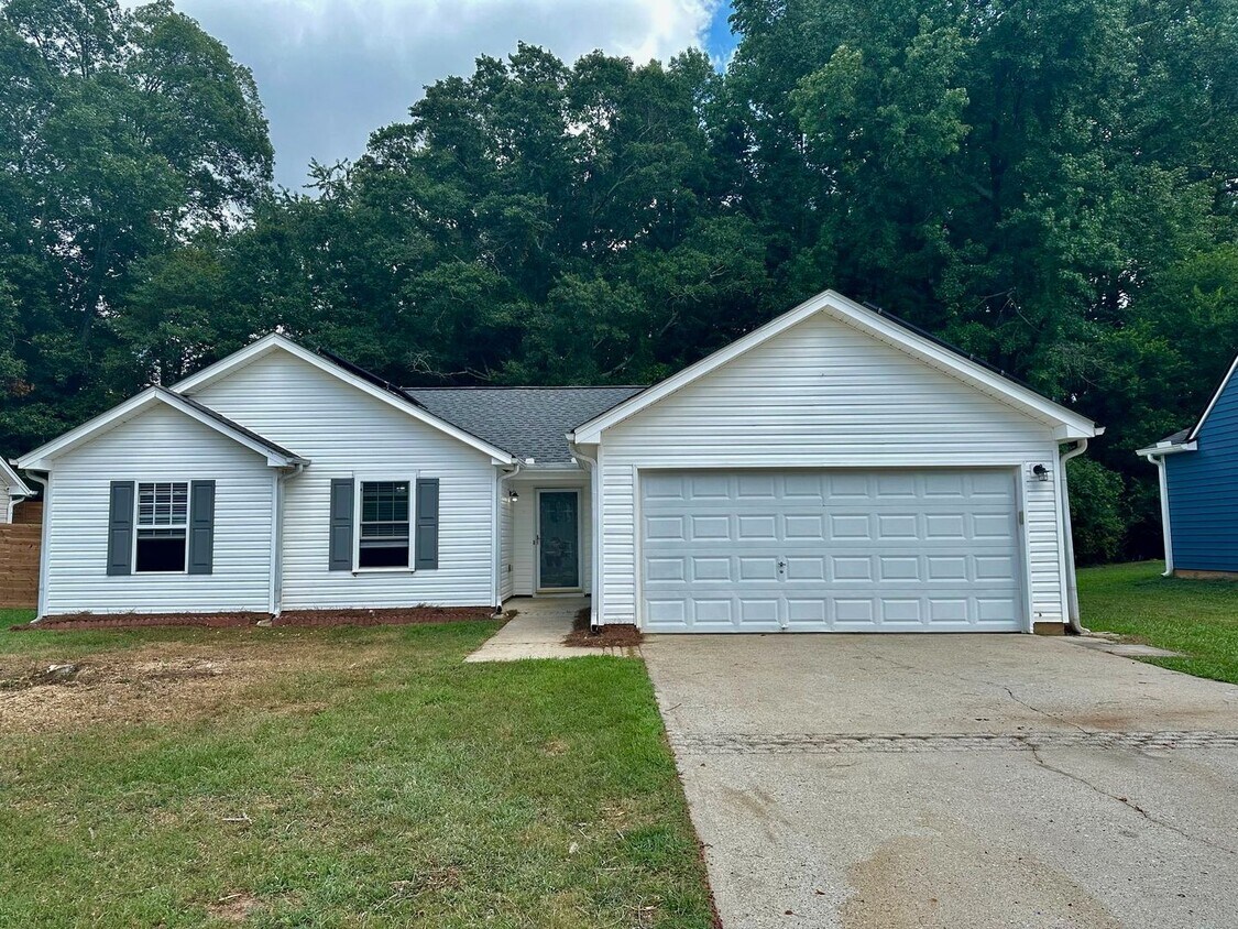 Available now 3 bed/2bath ranch Fenced in ... - Available now 3 bed/2bath ranch Fenced in ...